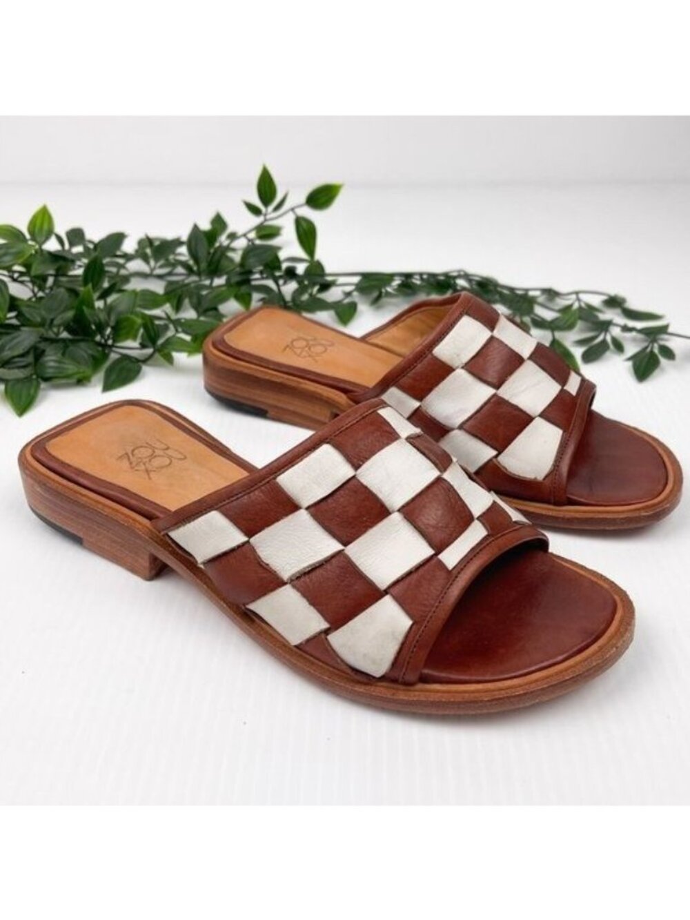 Zou Xou tan brown and white Checkerboard Quinta Slides Sandals 7
